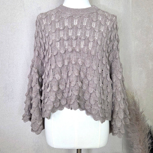 Unique scallop knit jumper with beautiful balloon sleeves (S-M)