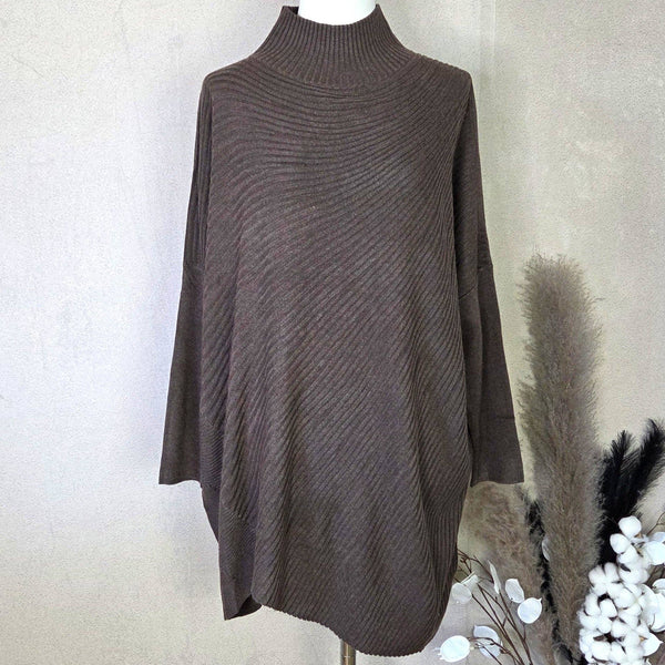 Roomy hi-lo asymmetric pattern fine knit jumper